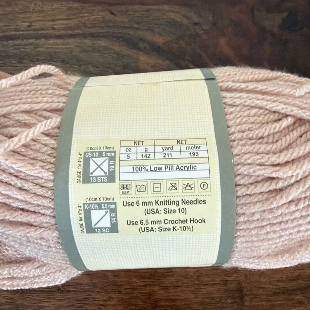 Yarn Bee Soft & Sleek CHUNKY Low Pill Fiber Color BLUSH 5 Oz Skein 211 YARDS - Picture 3 of 3